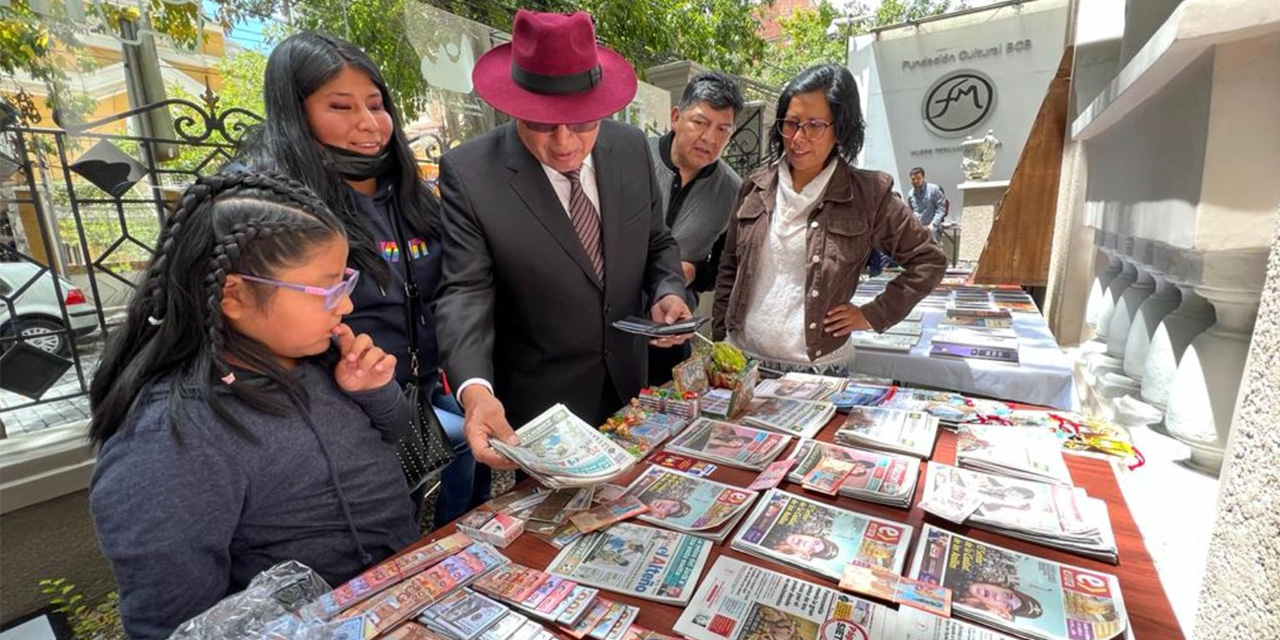 La FC-BCB da la bienvenida a la Alasita con una muestra artística y la Ch’iti Feria del Libro