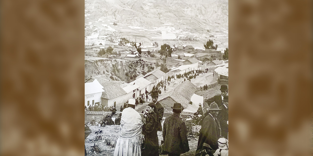 Vista desde el interior del Cementerio General, 1920, paisaje de fondo casi desierto. | Foto: Julio Cordero