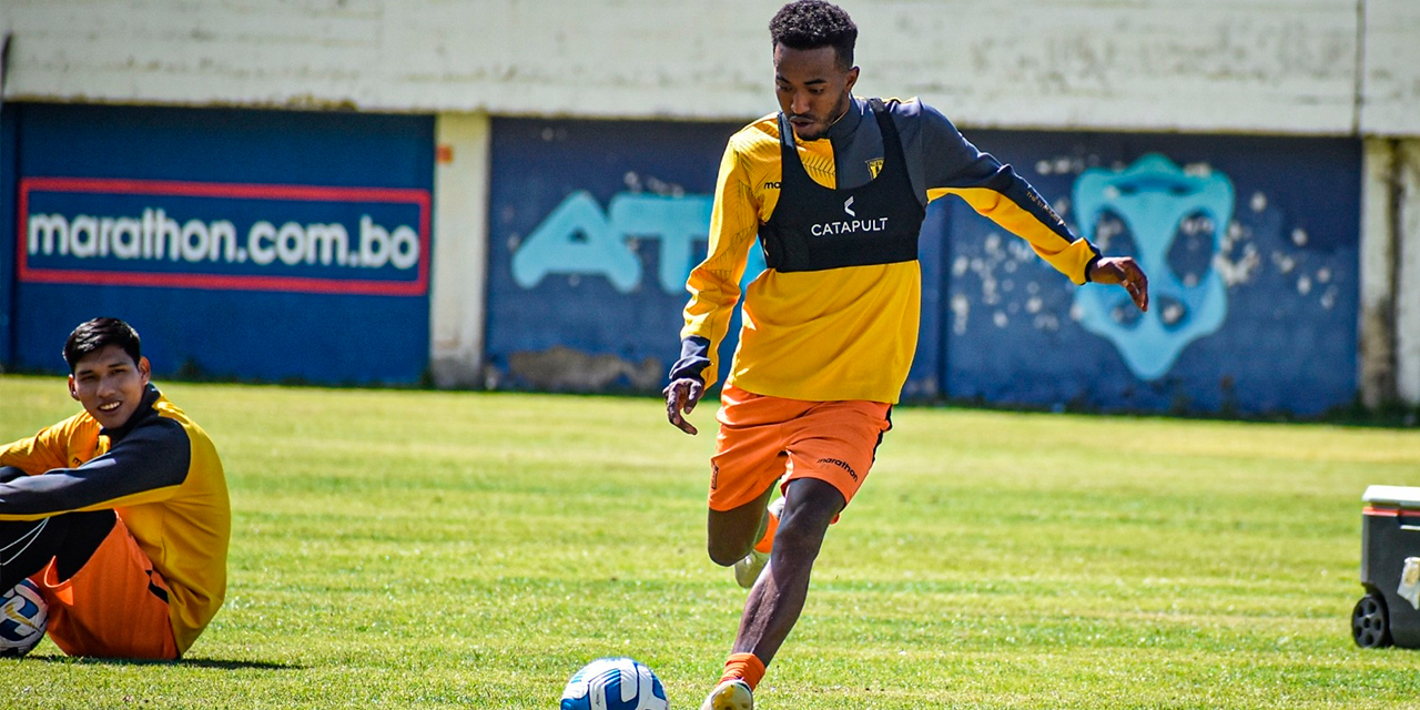 Jaime Arrascaita será importante en la generación de fútbol ofensivo en The Strongest. (Foto: THE STRONGEST)
