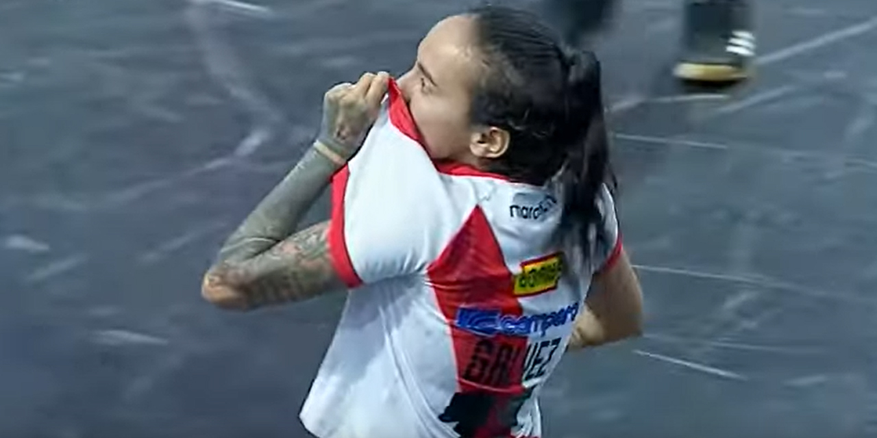 Cristina "Coquito" Galvez tras anotar su gol