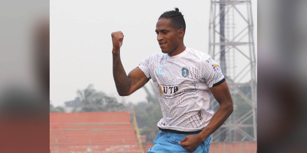 Huberth Sánchez festeja su gol y el primero de su equipo, San Antonio. | Foto: APG