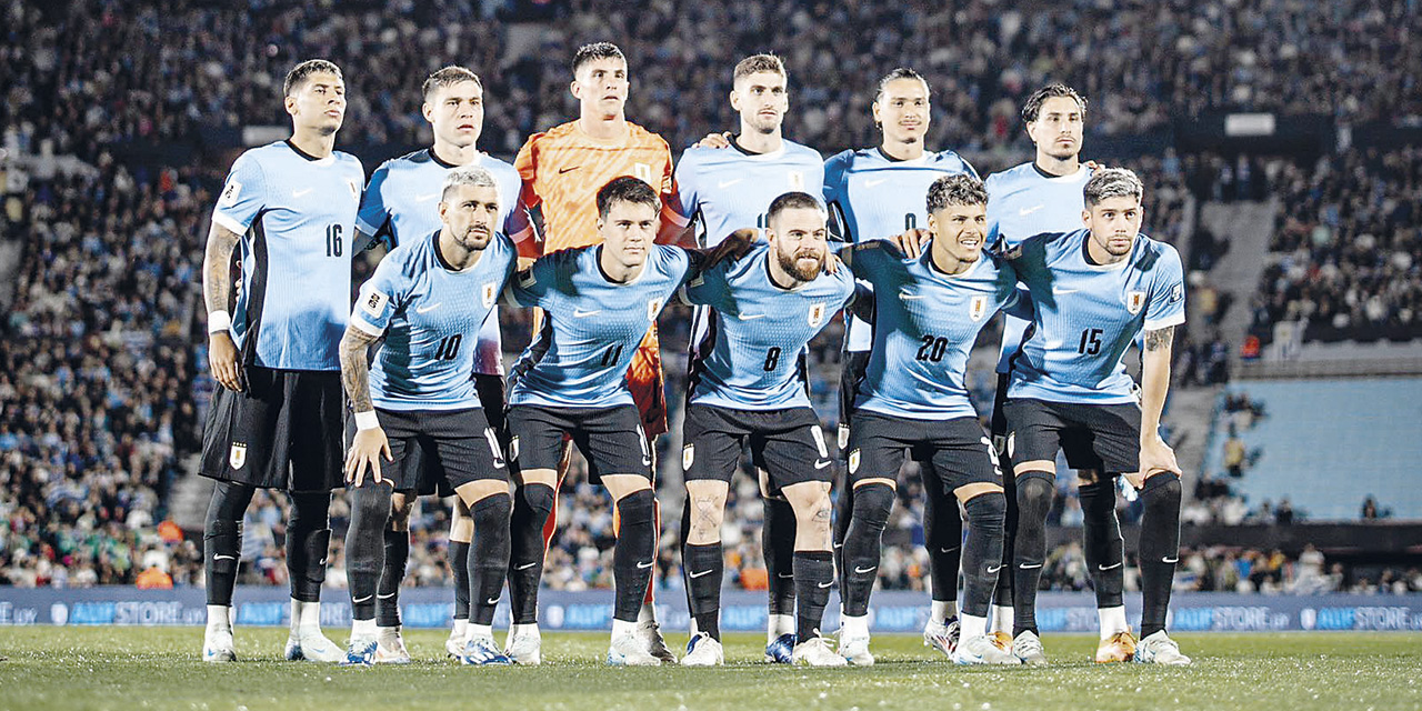 La selección uruguaya es una de las que cumple una mala campaña pero está en zona de clasificación. | Foto: @Uruguay