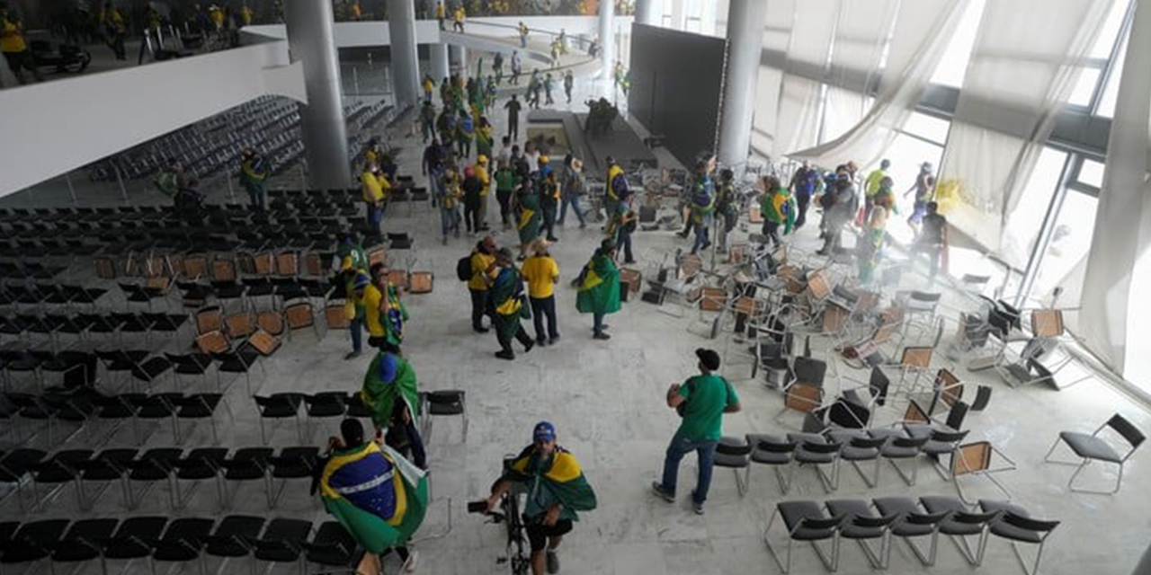 Seguidores de Bolsonaro irrumpieron en instituciones públicas. (Foto: Archivo)