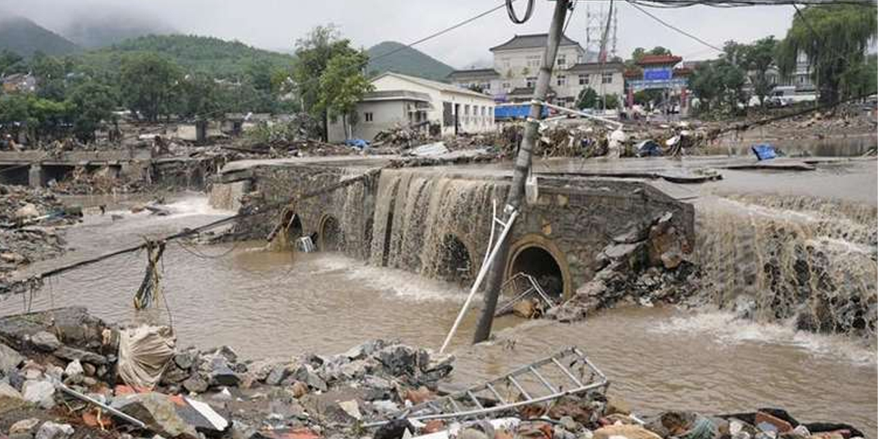 Calles inundadas luego de una torrencial lluvia. (Foto: Telesur)