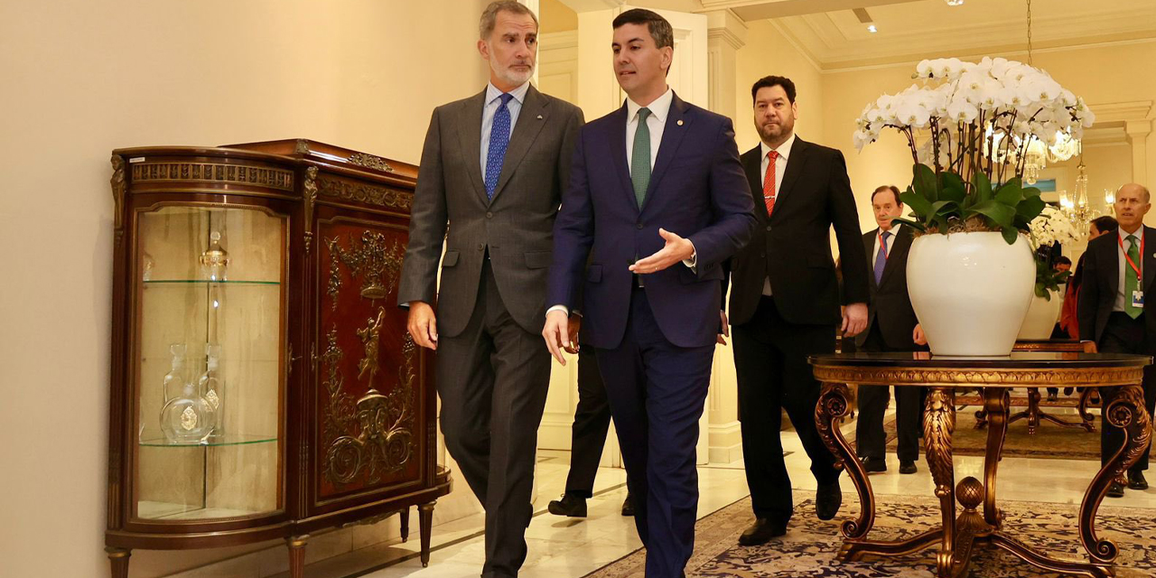 Peña recibió esta noche la visita del Rey de España, Felipe de Borbón. / Foto: Sebastián Peña