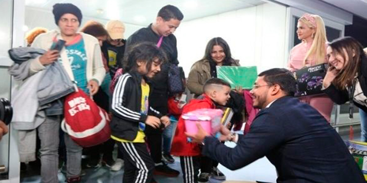 Migrantes venezolanos en el momento de su entrada al país. Foto: Telesur