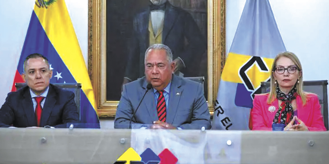 El Consejo Nacional Electoral (CNE) de Venezuela en conferencia de prensa.