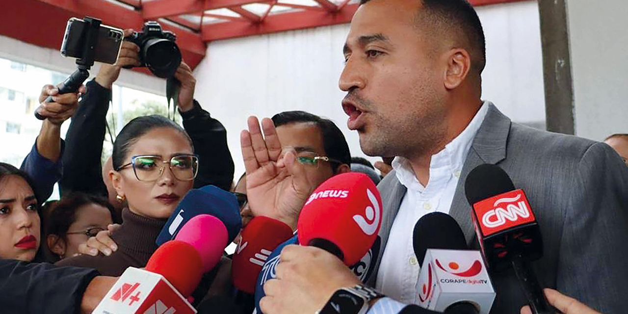 El abogado de Glas en declaraciones a la prensa. Foto:  Prensa Latina