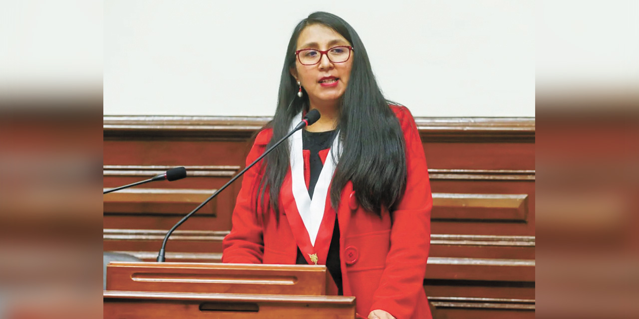 La congresista del Perú Ruth Luque. Foto: RRSS