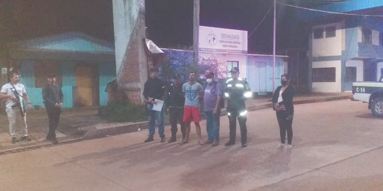Ananías Da Silva fue entregado en la frontera a la Policía Civil de Brasil, a medianoche del do-mingo. (Foto: Ministerio de Gobierno)