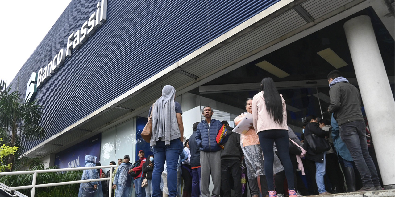 Una de las sucursales del Banco Fassil en Santa Cruz. (Foto:  APG)