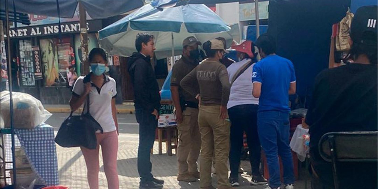 Arrestan a dos librecambistas en Cochabamba tras operativos por agio en la venta de dólares 