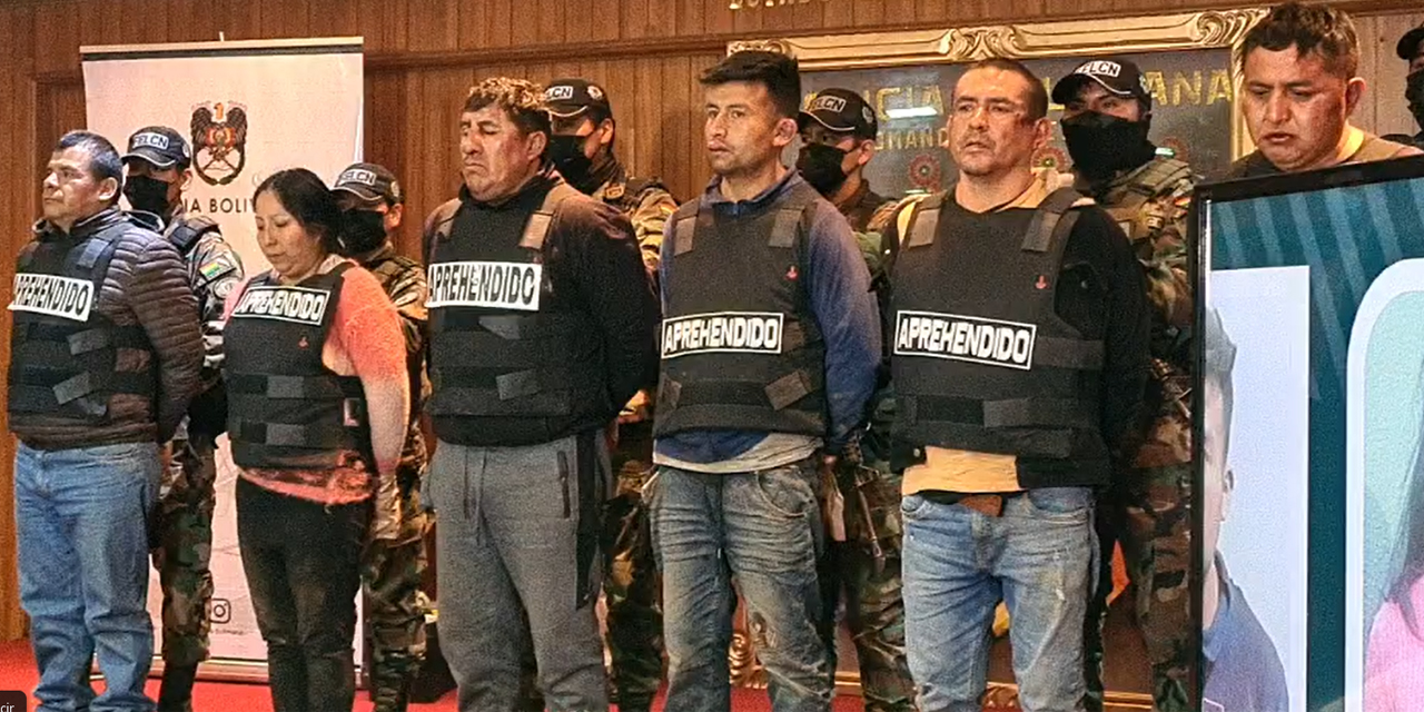 Presentación de los aprehendidos en el operativo policial