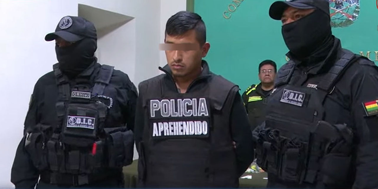 Yelsin Ch. M. es presentado a la prensa.