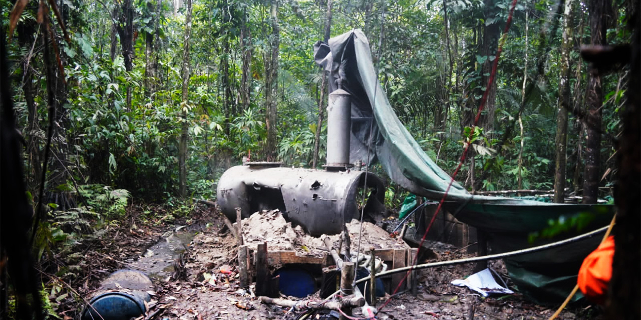 Uno de los laboratorios que fue destruido por efectivos de la FELCN. // FOTO:  Ministerio de Gobierno