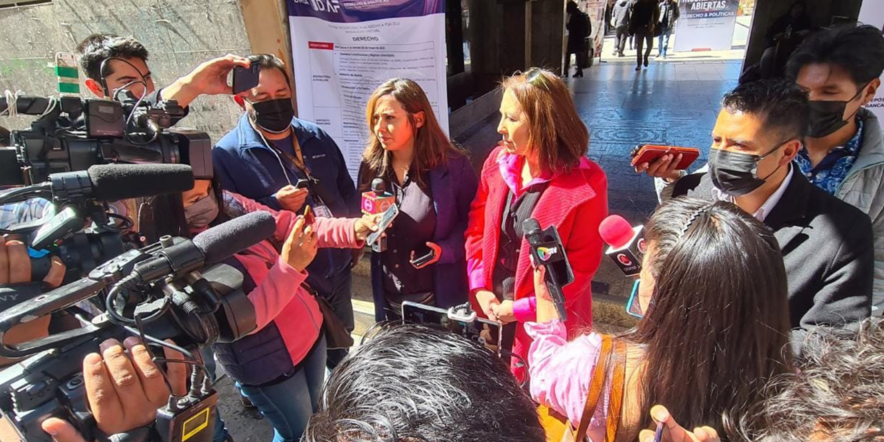 La viceministra de Transparencia Institucional, Susana Ríos, en contacto con medios de difusión. (Foto: Ministerio de Justicia)