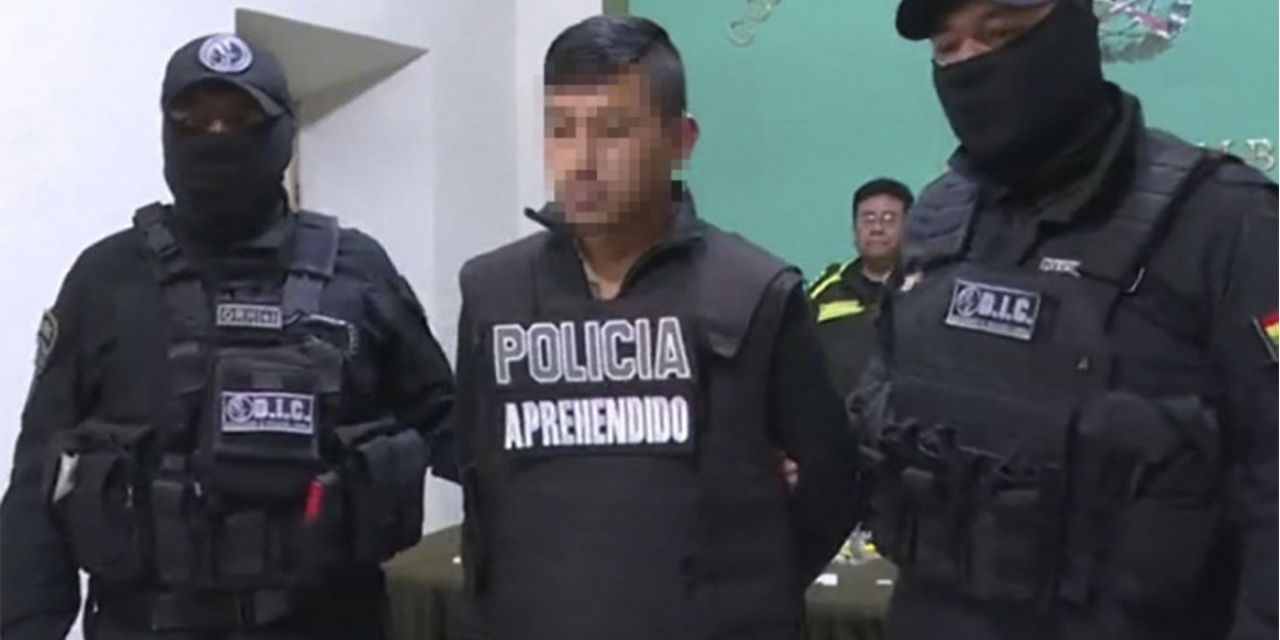 El sentenciado Yelsin C. fue presentado luego de su aprehensión. (Foto: RRSS)