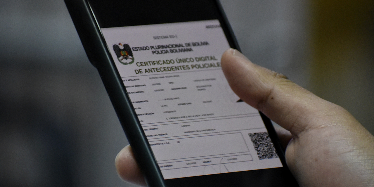 Un certificado digital de antecedentes policiales. (Foto: Gustavo Ticona)