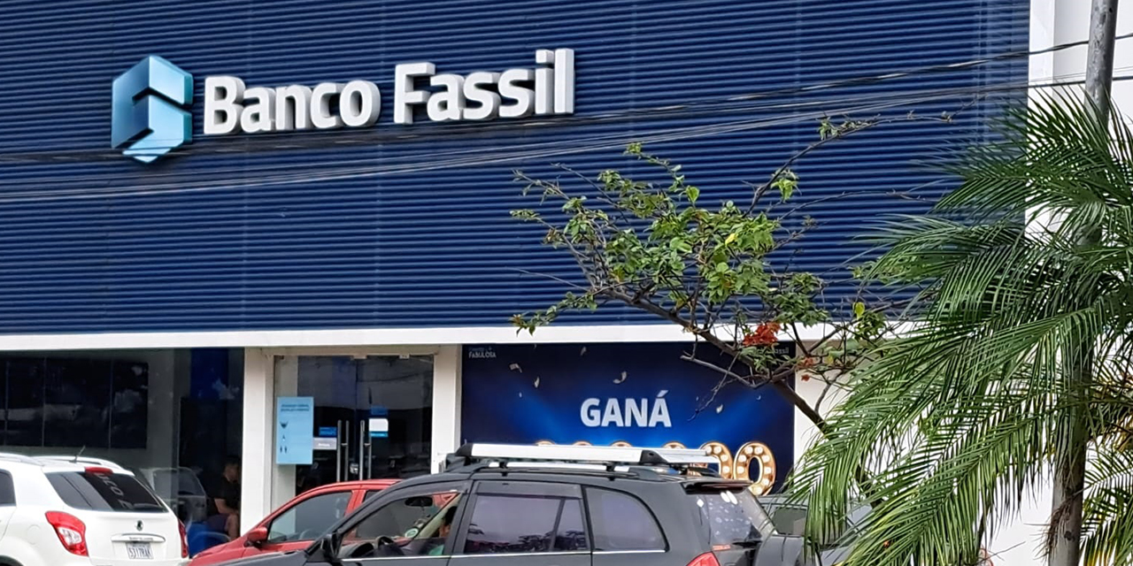 Una de las agencias que tenía el Banco Fassil. (Foto: Archivo)