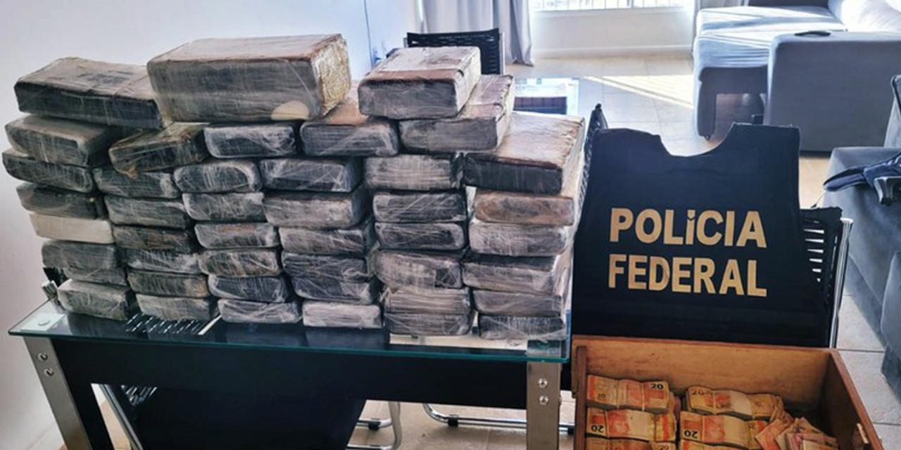 Parte de la droga confiscada en Brasil.