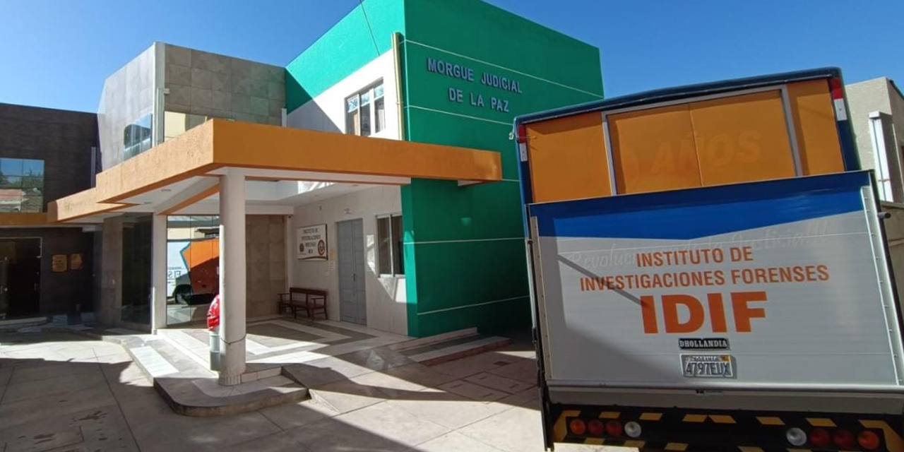 Ingreso a la morgue judicial en La Paz. (Foto: Fiscalía)