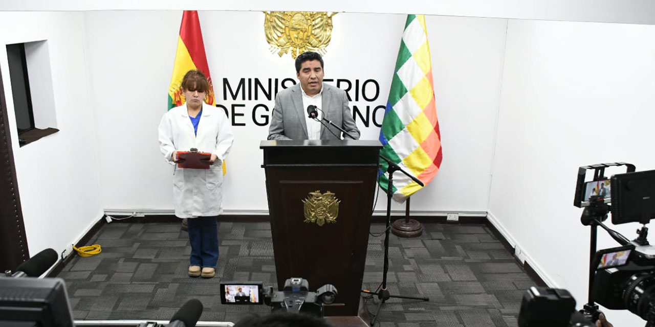 Luis Fernando Camacho se realizó 18 análisis médicos en el hospital El Alto Sur