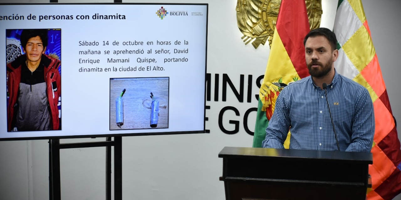 El ministro de Gobierno, Eduardo Del Castillo, en conferencia de prensa sobre el cabildo de hoy. | Foto: Min. Gobierno