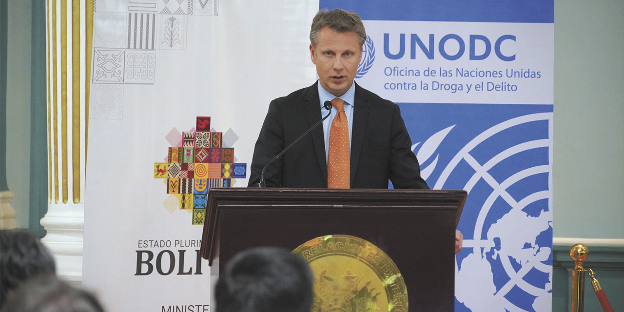 El representante de la UNODC en Bolivia, Troels Vester, durante la presentación del informe en la Cancillería.  | Foto: Min. Gobierno
