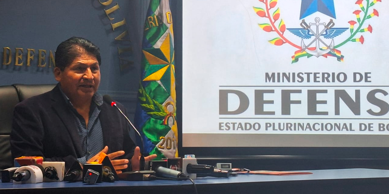 El viceministro de Defensa Civil, Juan Carlos Calvimontes, en conferencia de prensa. | Foto: MD