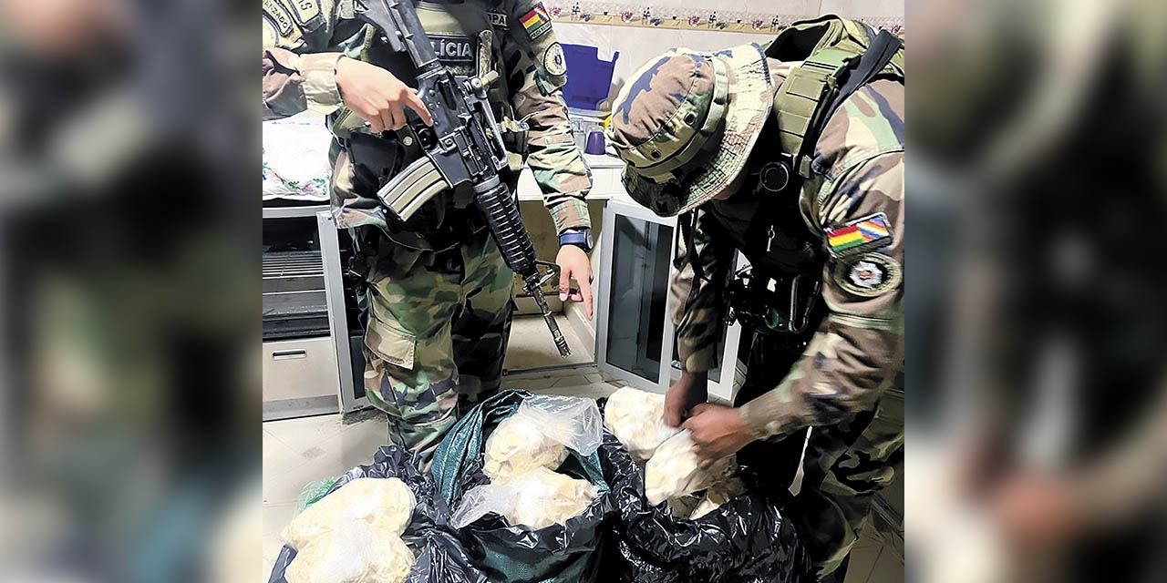 Incautación de droga en el trópico de Cochabamba. | Foto: MG