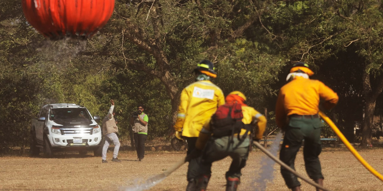 Tareas de mitigación en Roboré. Foto: Defensa civil