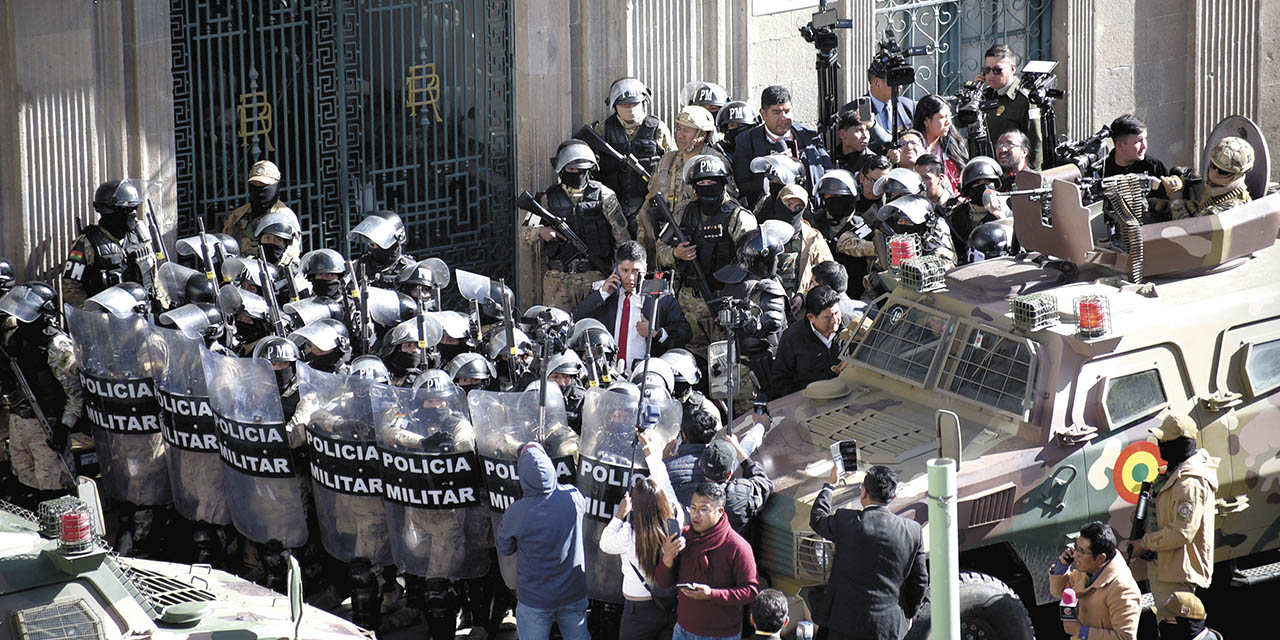 Un golpe de Estado fallido se registró en La Paz el 26 de junio, en el que militares tomaron la plaza Murillo. | Foto: Gustavo Ticona