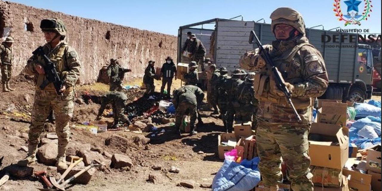 Militares en el combate al contrabando. Foto Min. Defensa 