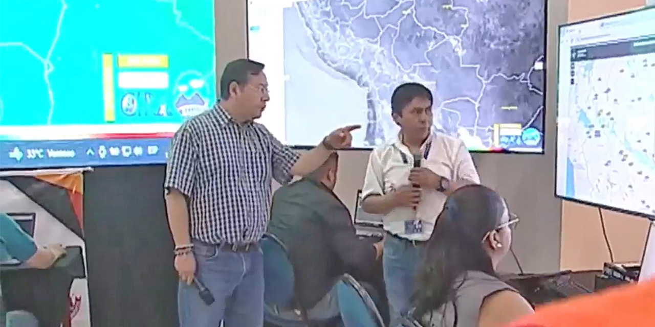 Arce monitorea situación de incendios y resultado de acciones para coordinar nuevas medidas