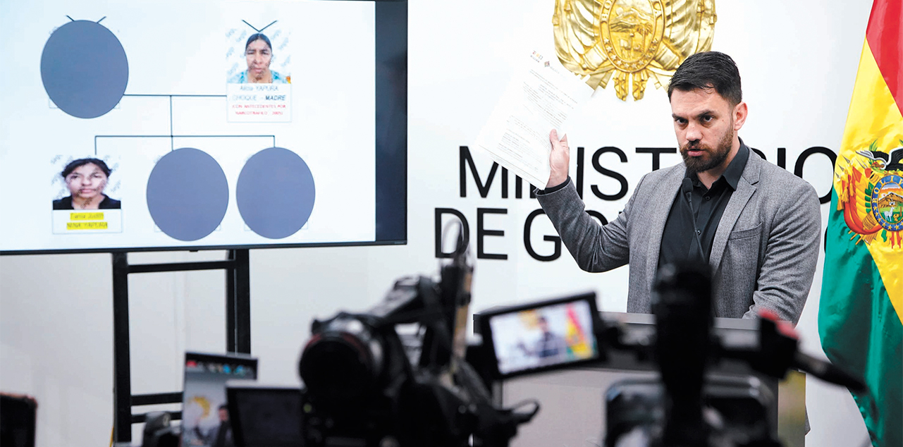 El ministro de Gobierno, Eduardo Del Castillo, durante la conferencia de prensa. Foto: Jorge Mamani