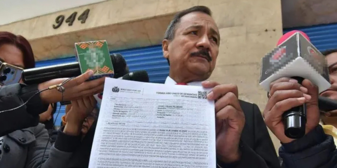 El rector de la UAGRM, Vicente Cuéllar, después de la denuncia en La Paz. Foto: RRSS