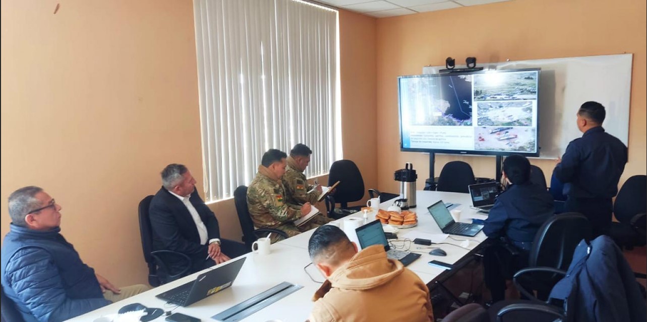 Reunión binacional entre autoridades del Viceministro de Lucha Contra el Contrabando y la Superintendencia de Administración Tributaria de Perú. Foto Min. Defensa