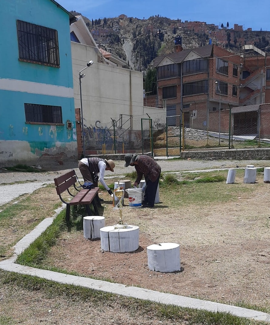 Trabajo comunitario para rehabilitar espacios en El Vergel. 
