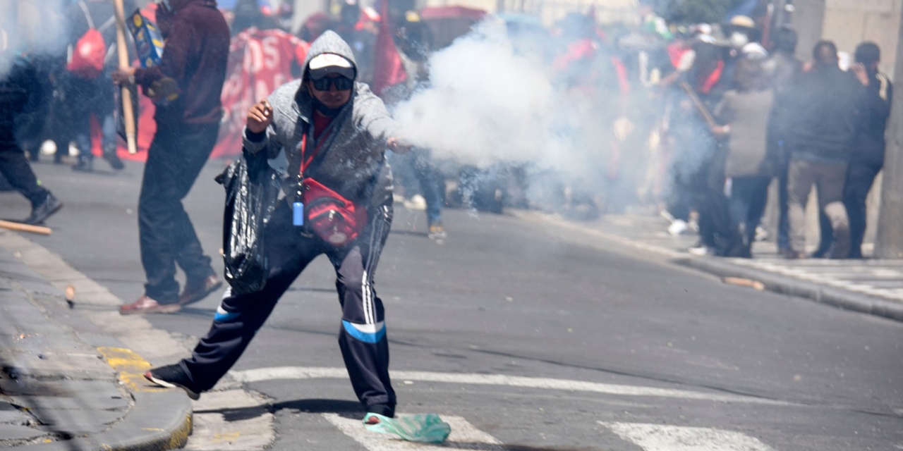Protesta del magisterio urbano en La Paz