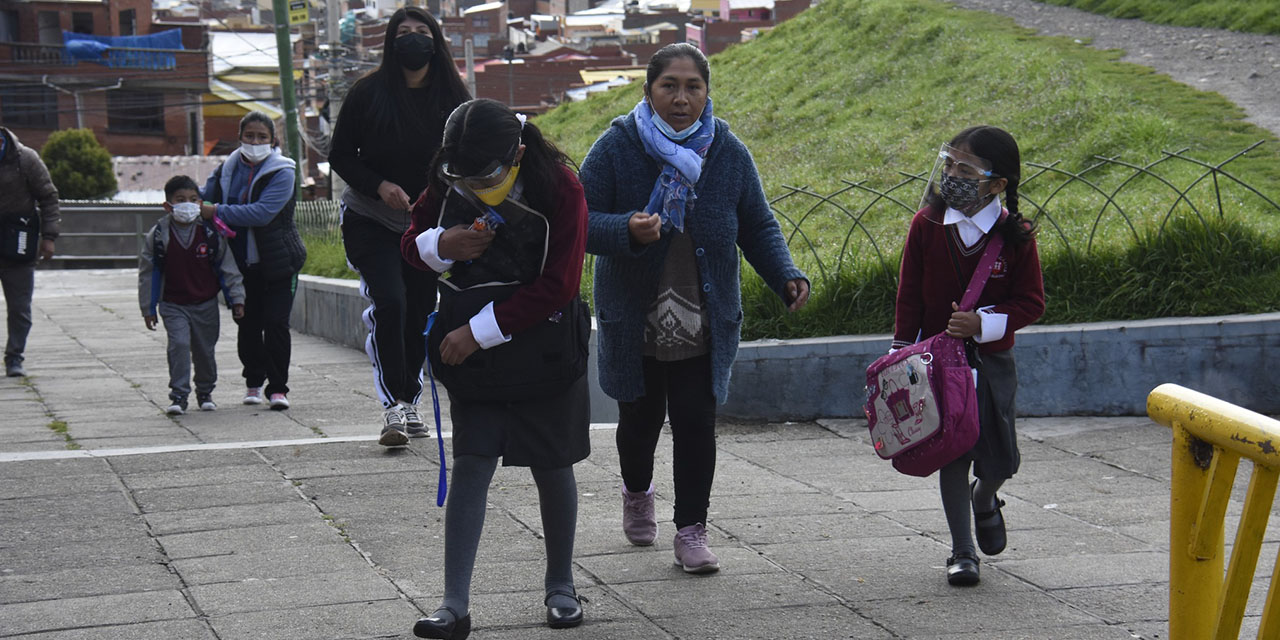 Padres rechazan que sus hijos sean perjudicados nuevamente como en 2020 