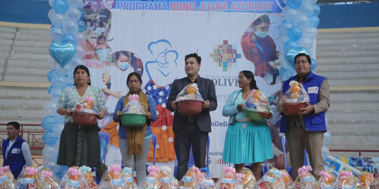El ministro de Salud, Jeyson Auza, en un agasajo en Sucre. (Foto: Min. de Salud)