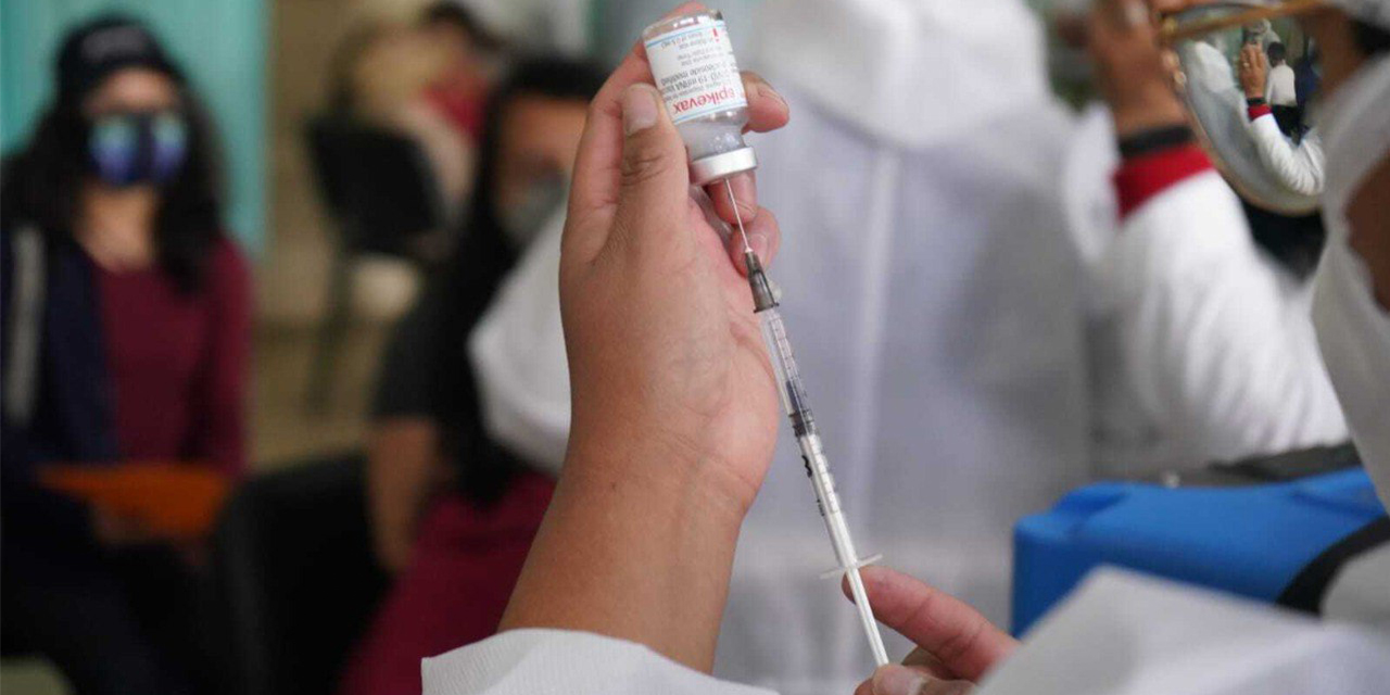 Vacunación anticovid en Bolivia llega a 15,9 dosis aplicadas