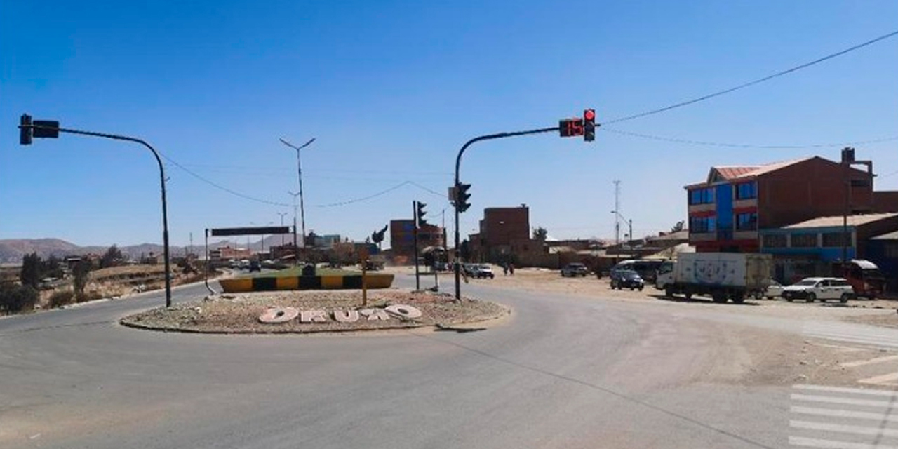 La doble vía contará con diferentes rotondas y pasos peatonales. Foto: CAF