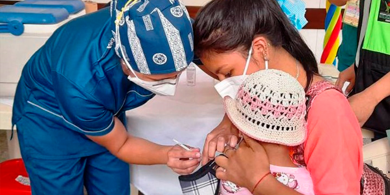 Inmunización en Trinidad, Beni. Foto: Min de Salud