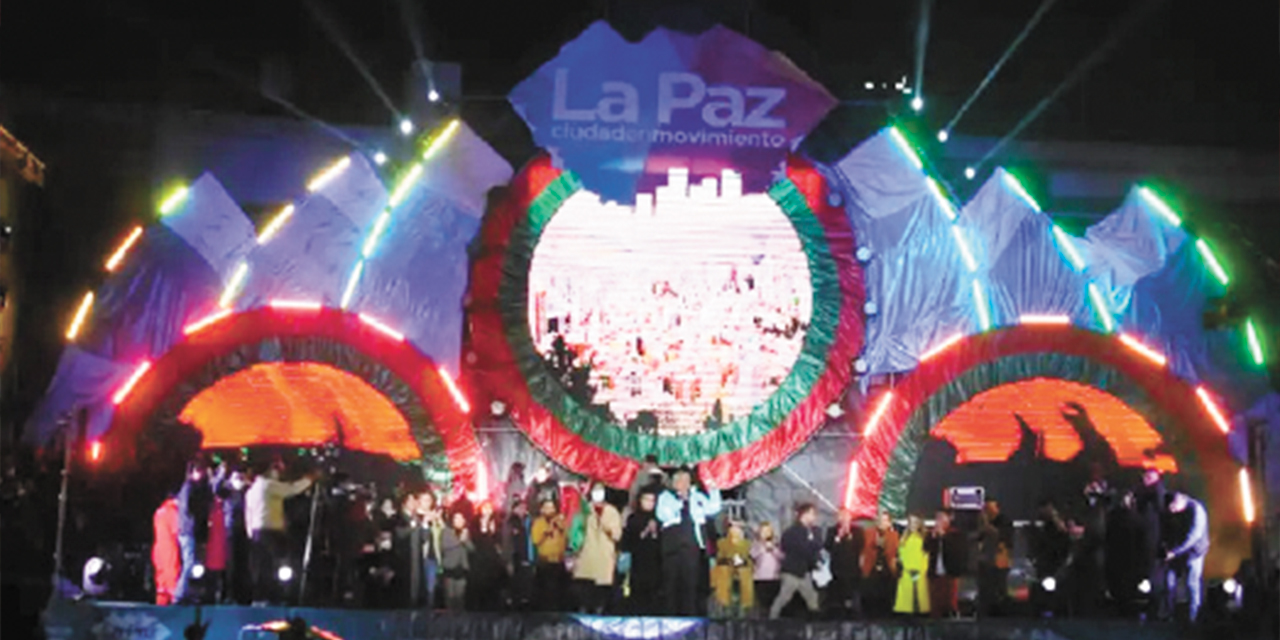 Verbena organizada por la alcaldía paceña en la Plaza Mayor de San Francisco, en 2022. Foto: GAMLP