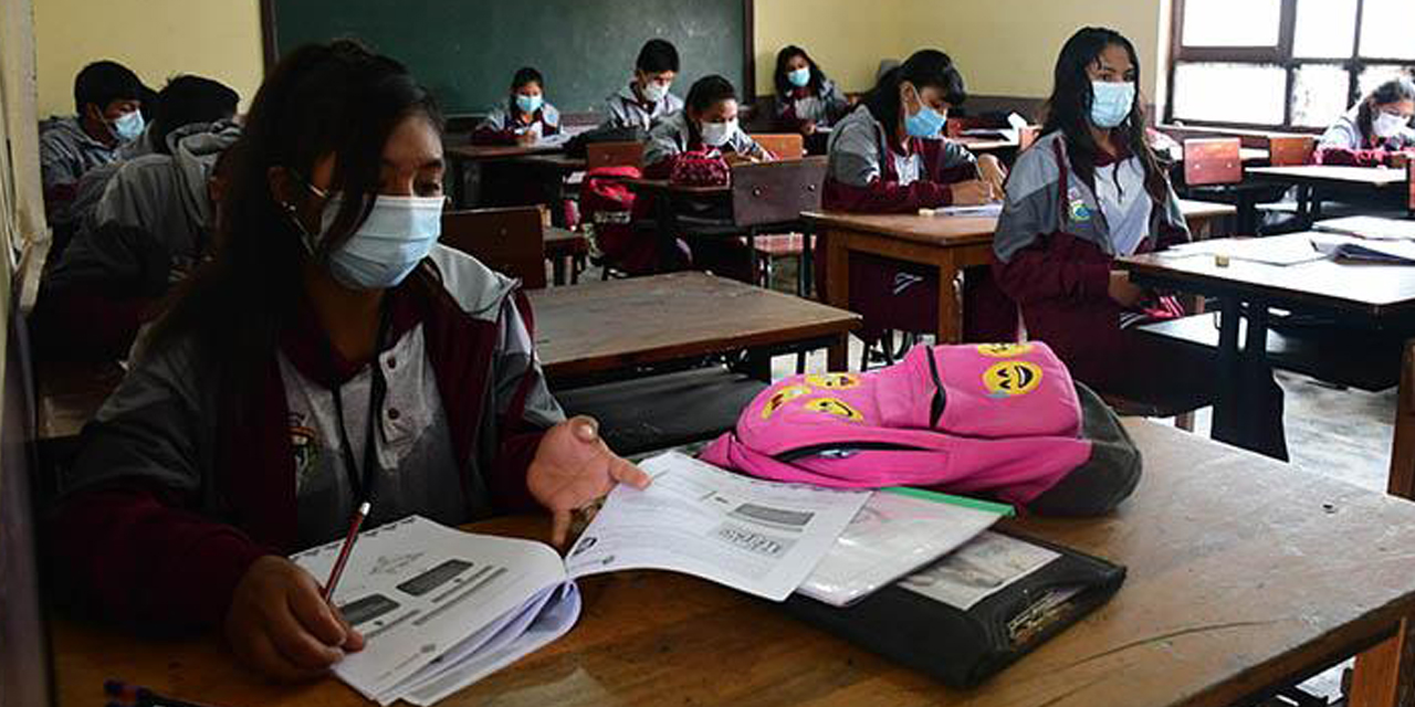 Autoridades anuncian el retorno a clases.