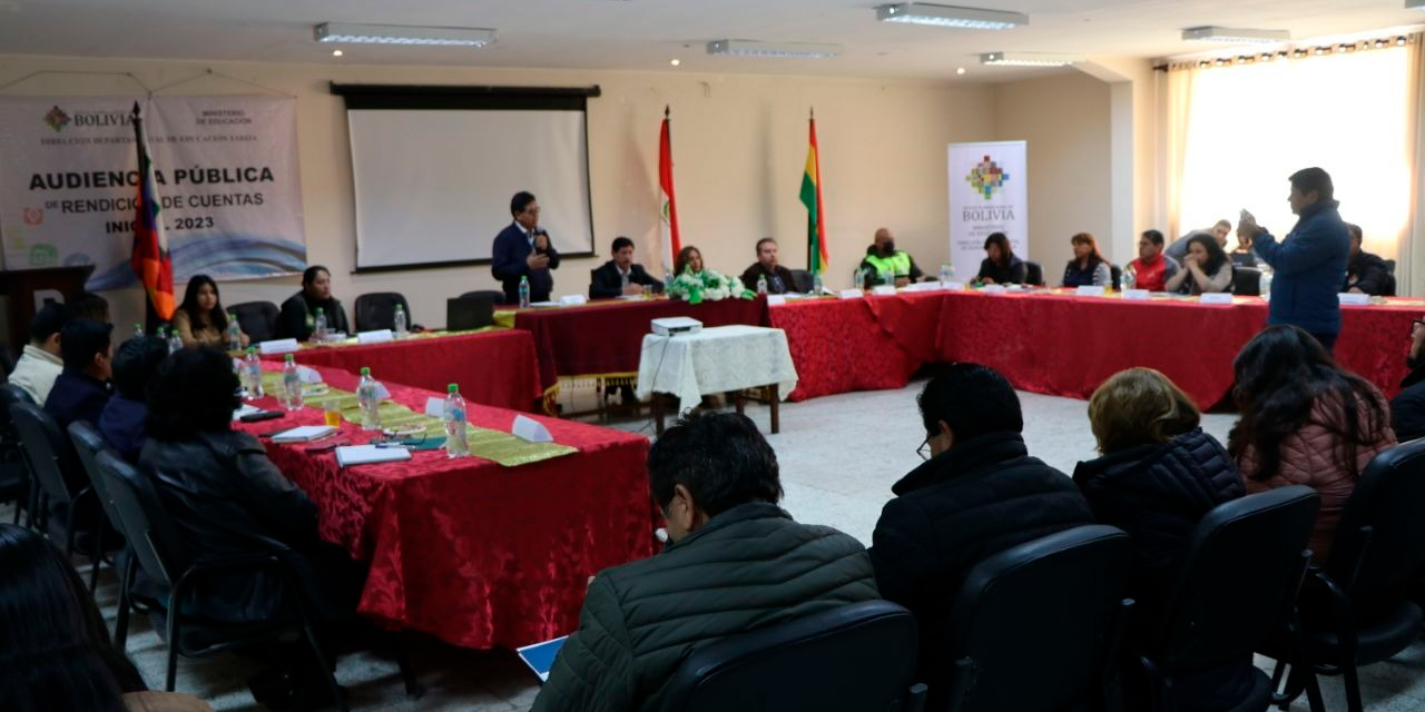 Reunión de la Comisión Multidisciplinaria en Tarija. (Foto: Ministerio de Educación)