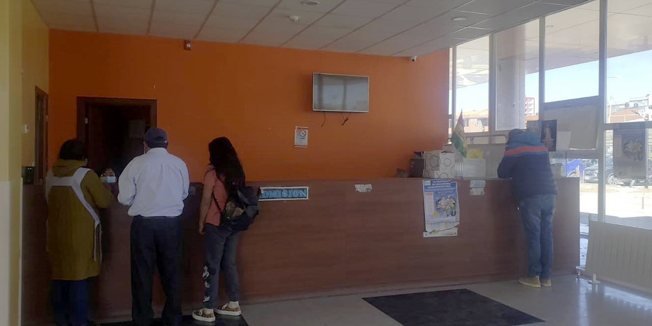 Poca atención a la población se registró en centros de salud de Oruro. 