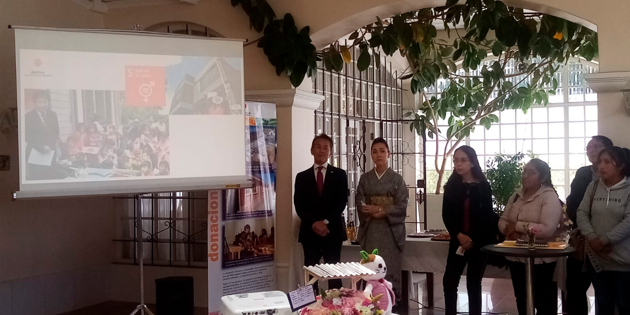 El embajador del Japón, Hiroshi Onomura, en el acto realizado en la legación diplomática, en la Sede de Gobierno.
