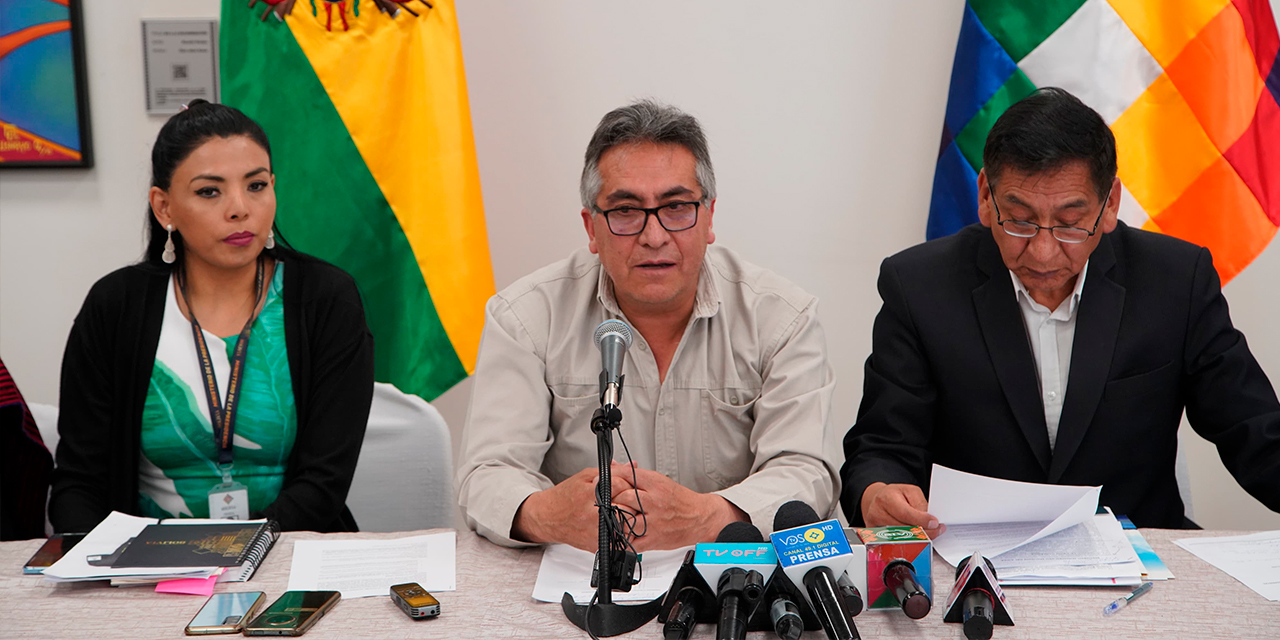 El viceministro de Coordinación y Gestión Gubernamental, Gustavo Torrico, acto Lanzamiento del programa “Pulmones Verdes” | Fotos Jorge Mamani